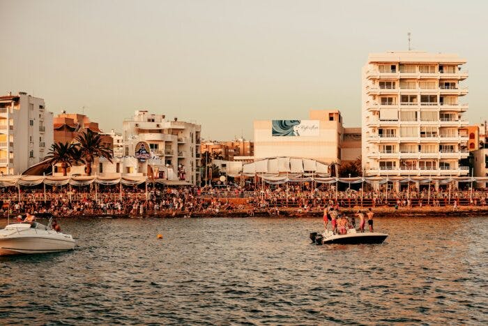 Ibiza greift durch: San Antonio verbietet Alkoholverkauf nach 21:30 Uhr