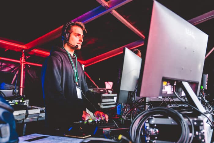 Clubkind Visuals: Paris Yilmaz kreiert Visuals für den perfekten Show-Moment