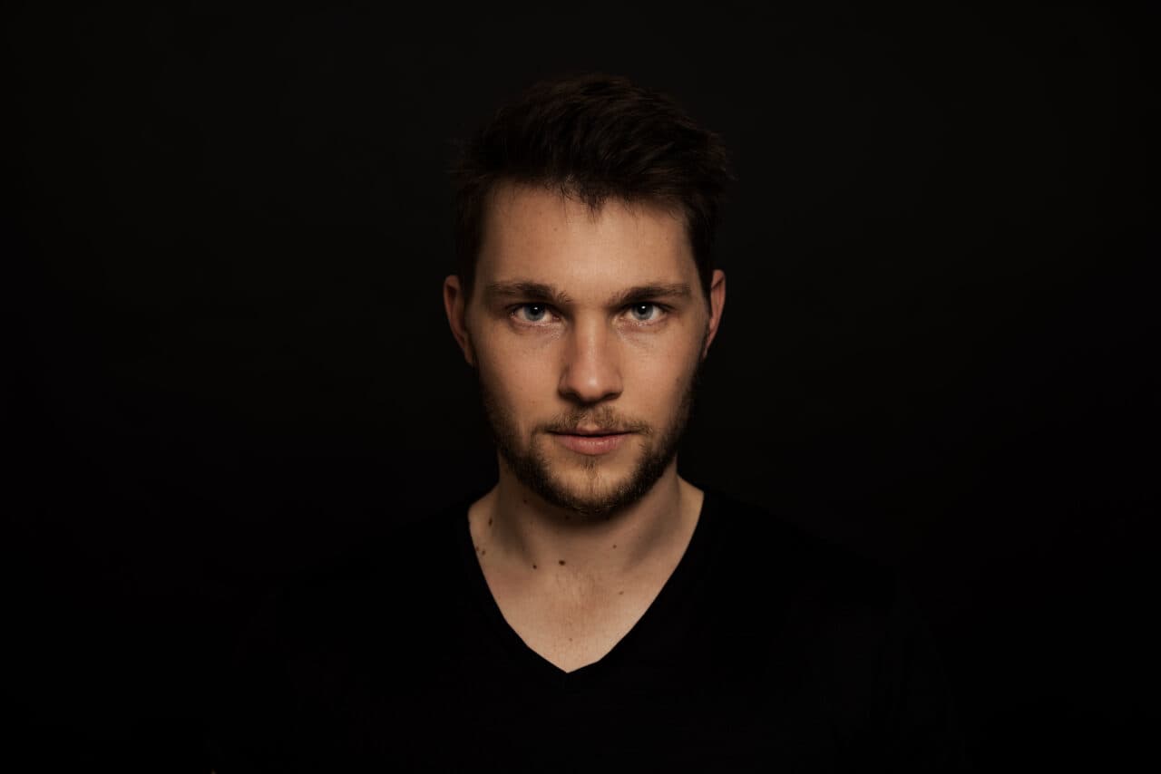 „100 Bottles“: TIM PLVNKs Kampfansage an die Major-Labels