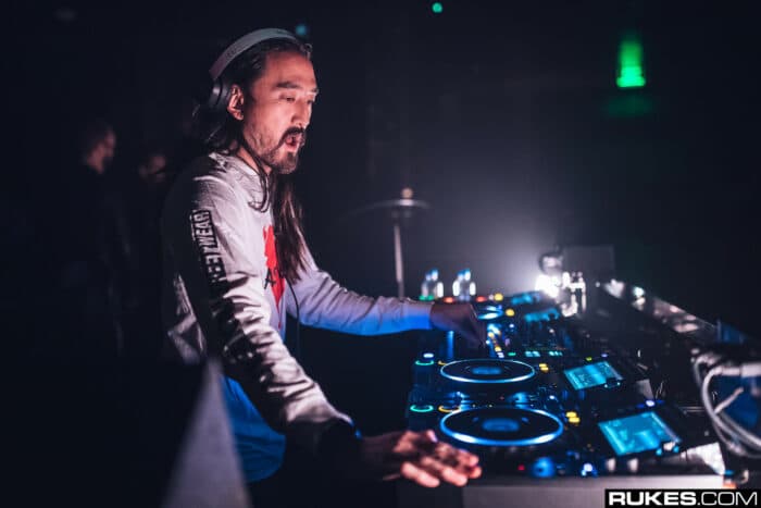 Steve Aoki will, dass männliche DJs „Platz schaffen“ für weibliche Künstler