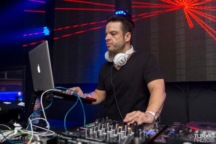 Starkillers äußert sich in Video zu Kontroverse um Avicii-Album!