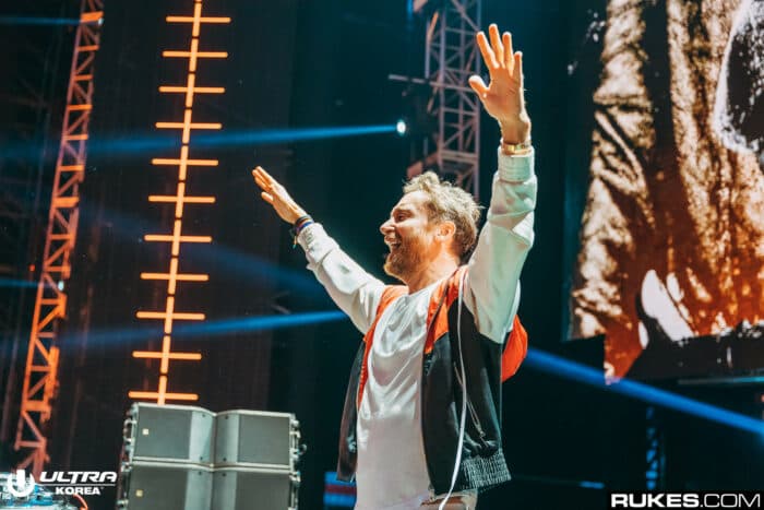 David Guetta spielt Collab mit Brooks beim Ultra Korea