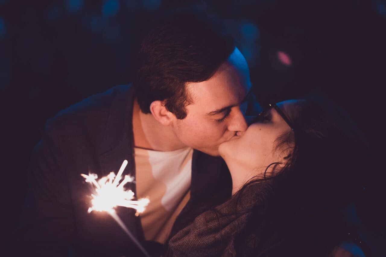 Pros & Cons: Sollte man sein Tinder Date im Club treffen?