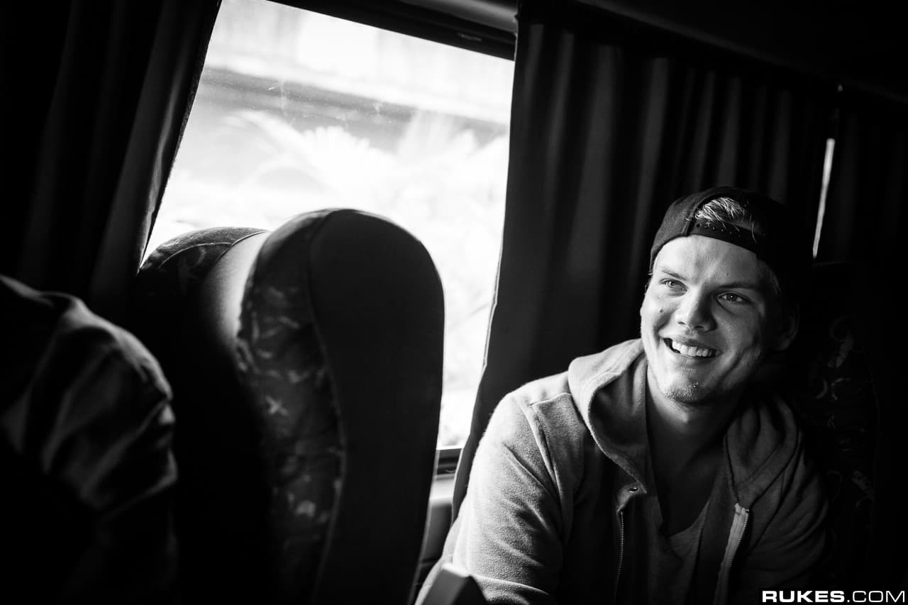 Avicii: Blick hinter die Kulissen des “Lonely Together”-Musikvideos