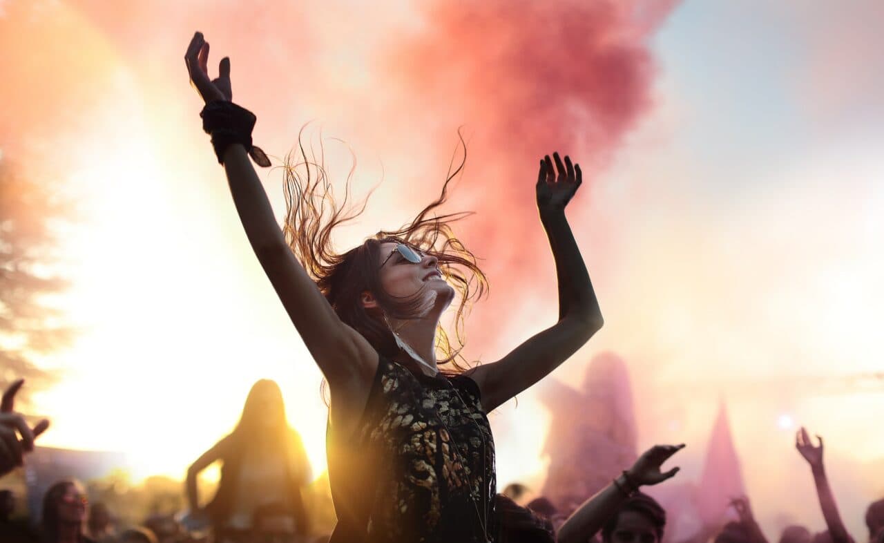 Festivaltrends 2019: Badeanzüge & Leomuster statt Crop Tops & Hippie-Look