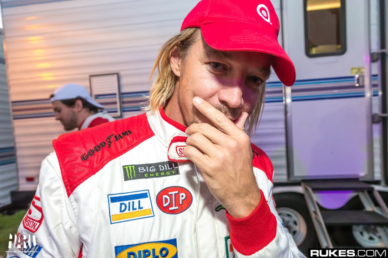 Diplo liebt seine Hühner – und frische Eier!