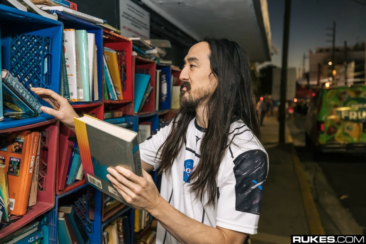 Was für ein Multitalent: Steve Aoki veröffentlicht seine Memoiren!