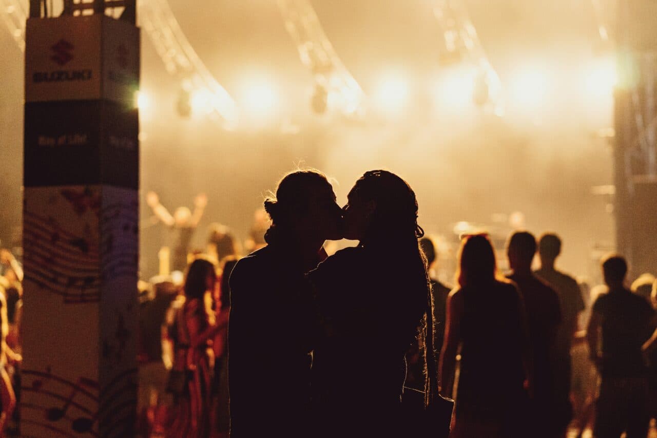 Mega-Anstieg: Herpes-Alarm auf dem Coachella Festival!