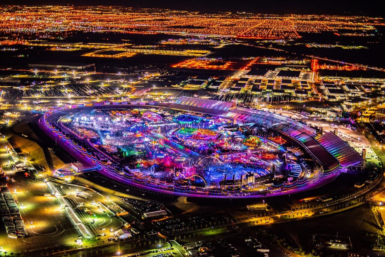 Sturmwarnung beim EDC! Größtes EDM-Festival der Welt wird evakuiert!