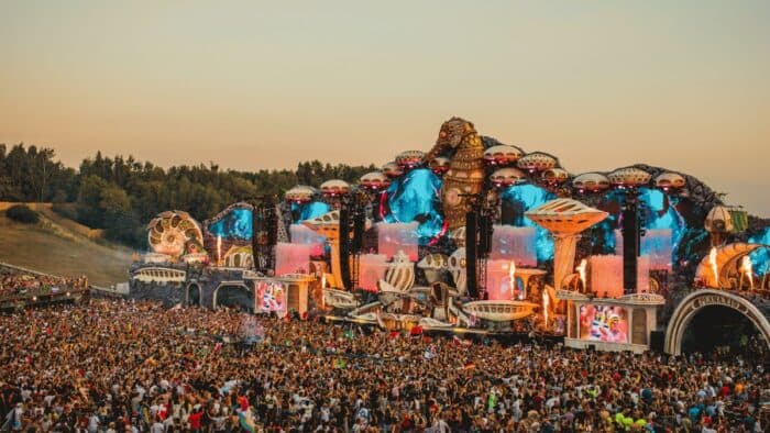 Finales Tomorrowland Line-Up: Wer ist der Special Guest?