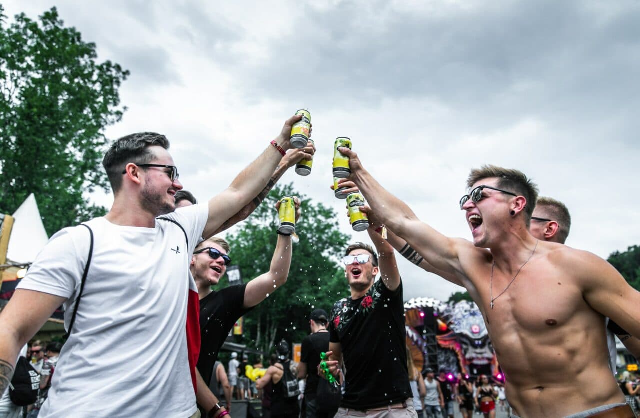Electric Love Festival: “Spotted”-Seite zeigt die verrücktesten Besucher!