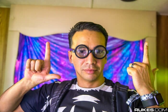 Undercover bei Tomorrowland: Hättet ihr Laidback Luke erkannt?