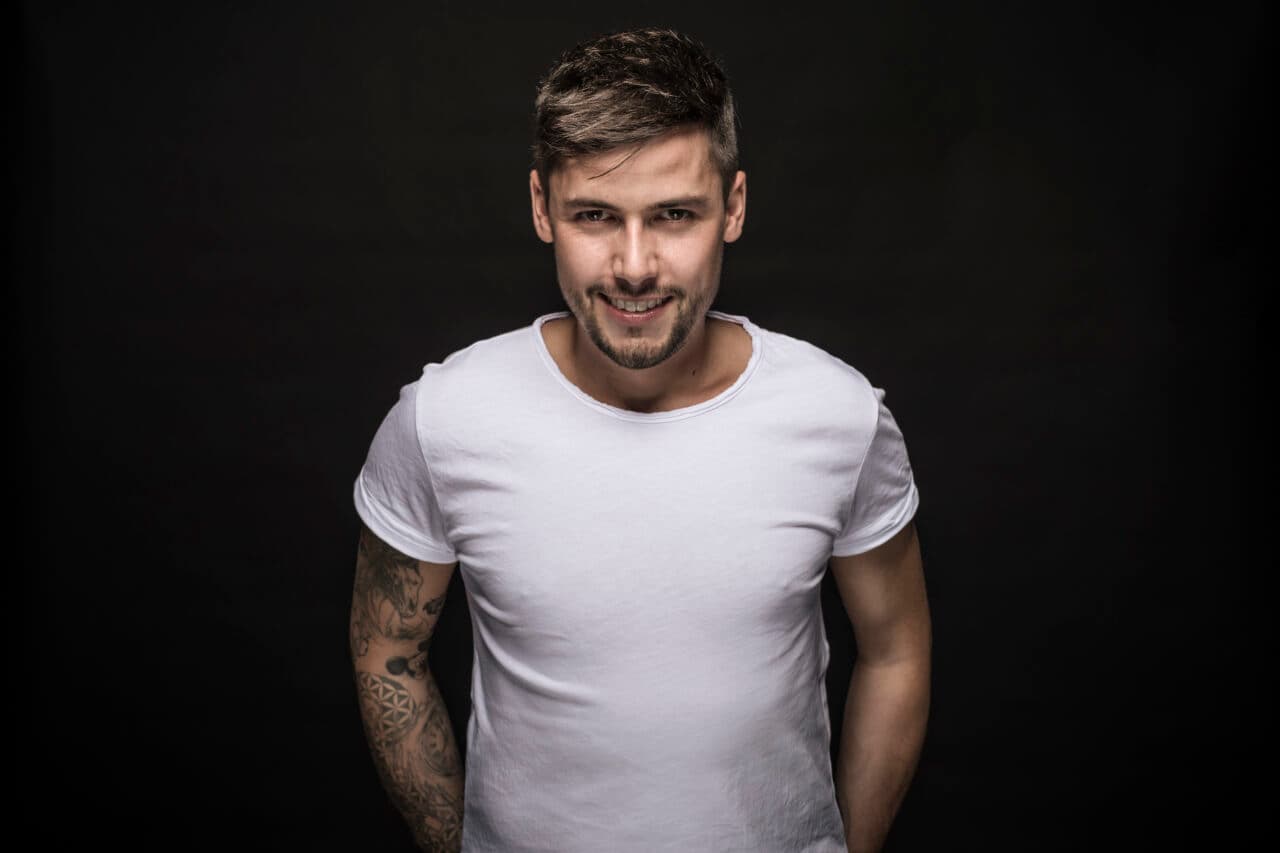 Le Shuuk verpasst Klassiker “Outside World” Hardstyle-Anstrich