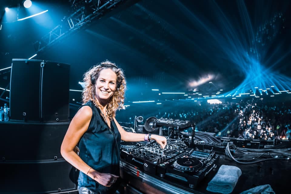 Techno-DJane Monika Kruse entgeht nur knapp einem Unglück
