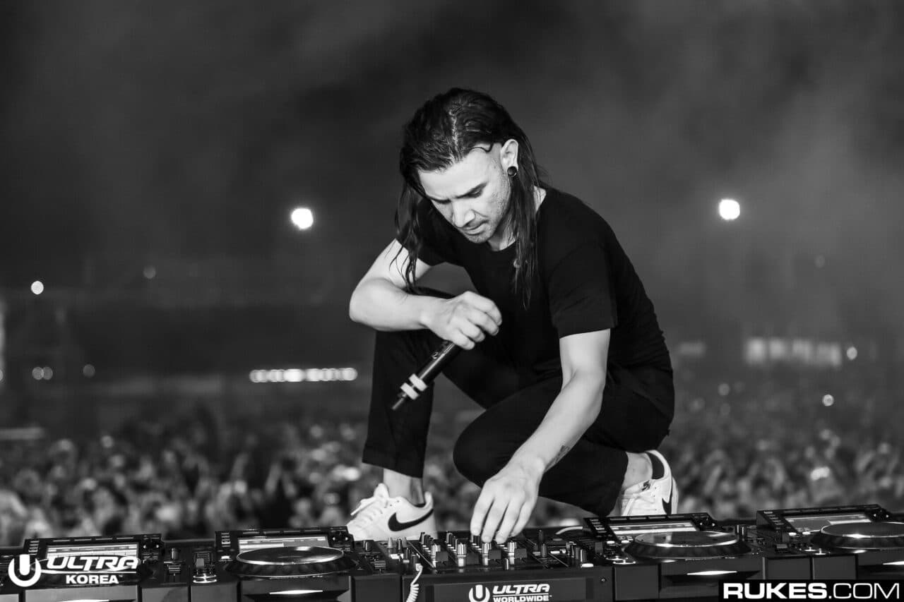 Großer Shitstorm: Skrillex springt auf Club-Equipment herum