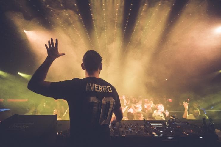 Song Review: Klaas – Wonderful Days (Averro Remix)