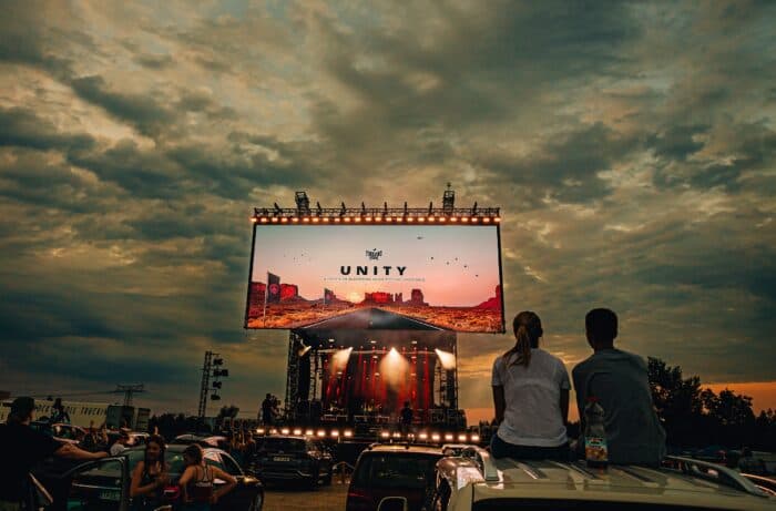 Auto-Festivalshow „Unity“ mit DJs & Videokunst am Freitag in Berlin