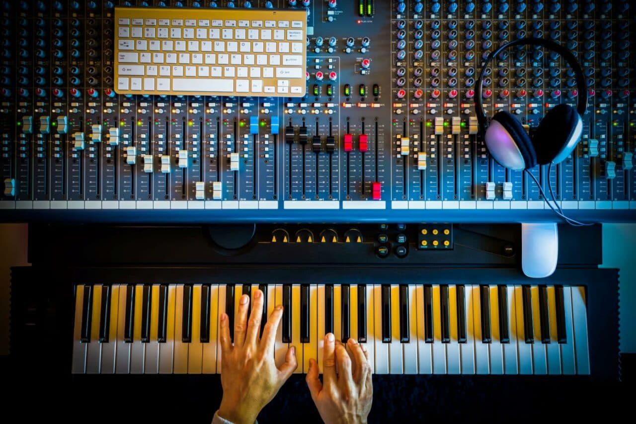10 Tracks, die elektronische und klassische Musik grandios vereinen