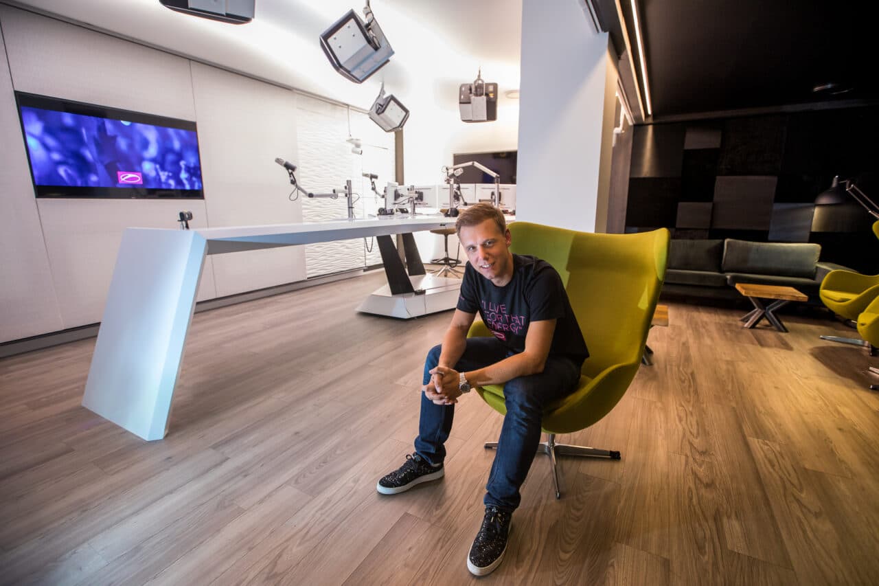 Armin van Buurens ASOT Year Mix: Die besten Trance-Songs 2020
