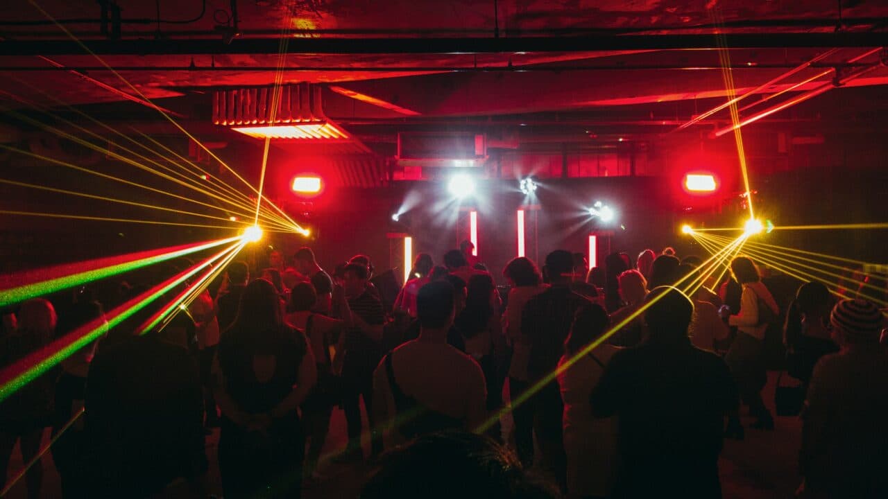 Großbritannien: Club-Besuche und Festivals ab Juni vielleicht möglich