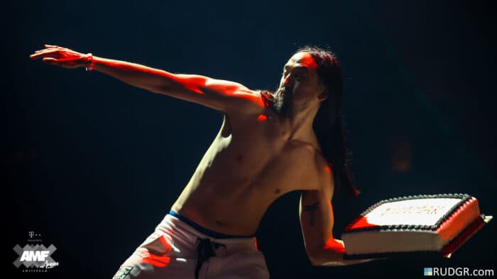 Ninja Attack: So klingt das neue Techno-Alias von Steve Aoki