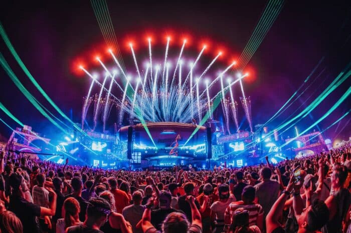 PAROOKAVILLE kündigt Armin van Buuren, FISHER und mehr für 2022 an