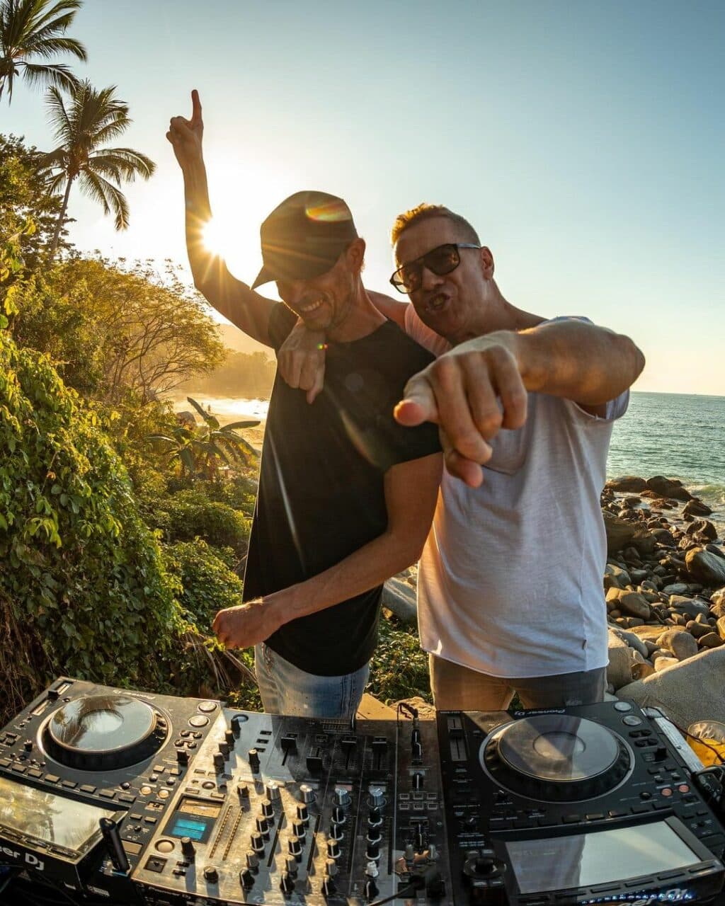 Das Set zum Sonntag: Cosmic Gate im Sonnenuntergang von Mexiko