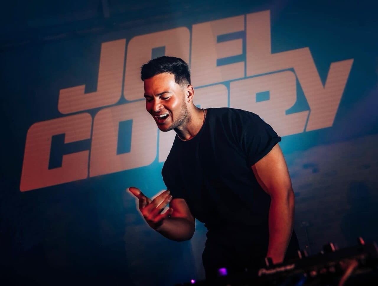 Joel Corry: „Haben Sie noch Zimmer für heute Abend, bitte, bitte, bitte?“