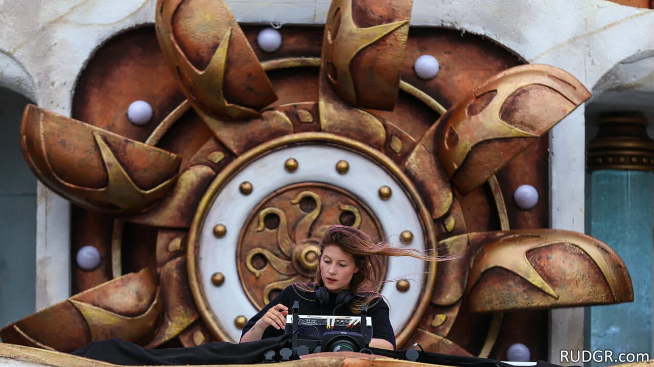 Charlotte de Witte spielt als erste Frau das Tomorrowland-Closing