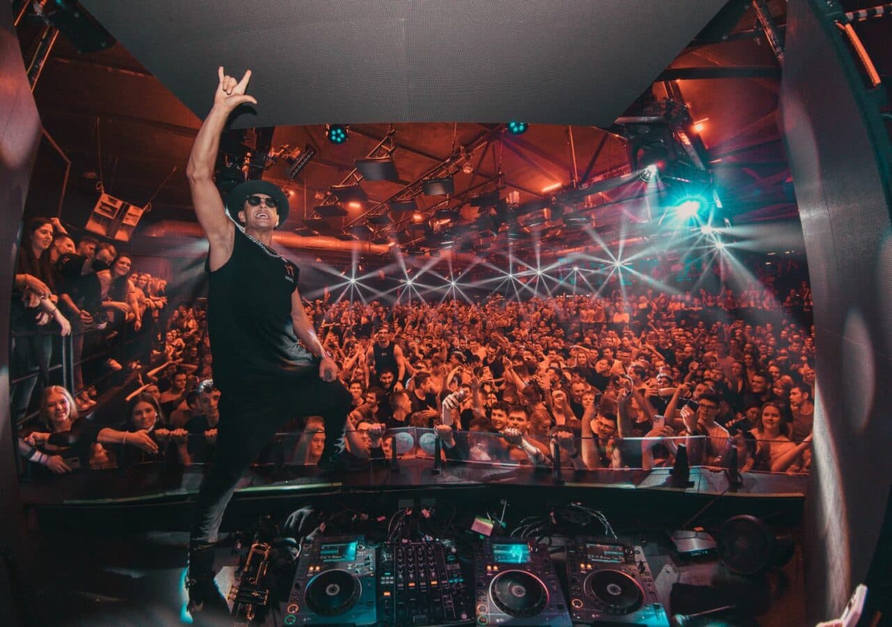 DJ Mag Top 100 Clubs Voting 2022: Bootshaus wieder bester Club Deutschlands