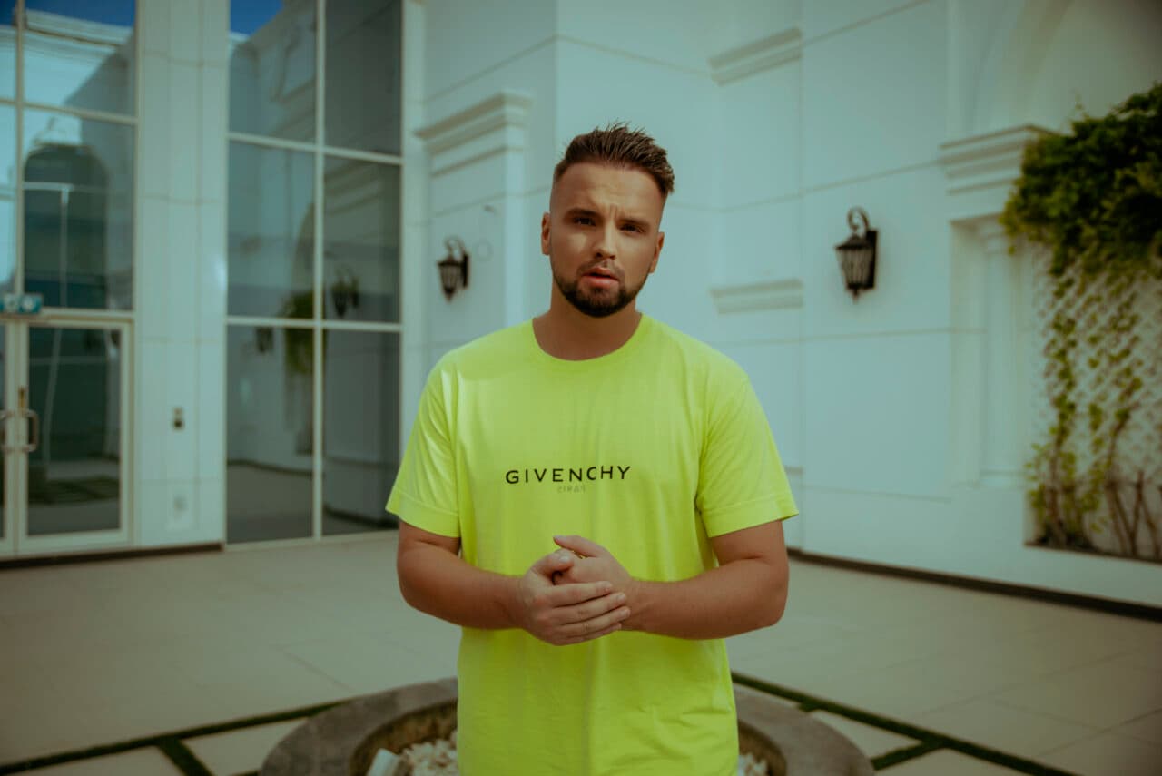 Topic im Interview: „Ich dachte wirklich ganz naiv, man drückt einfach Play“