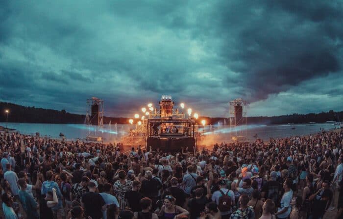Nibirii Festival Review: Goa, Techno, D’n’B und Skrillex als Gast