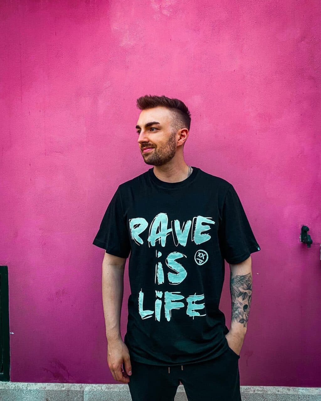 Das Set zum Sonntag: STVW spielt furioses Bigroom-Set mit Punkrock-Einflüssen