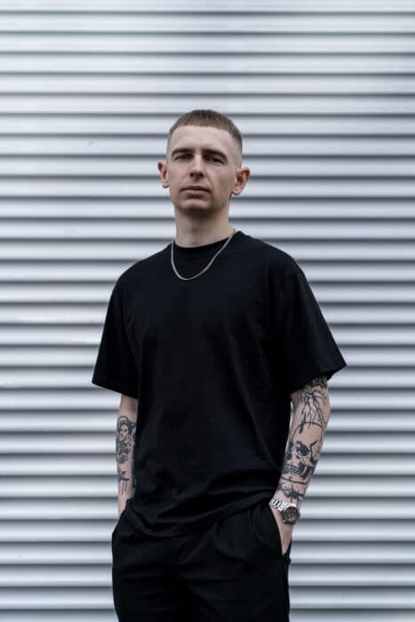 Mit Hard Techno ins Jahr 2023: Klangkuenstler releast neue EP