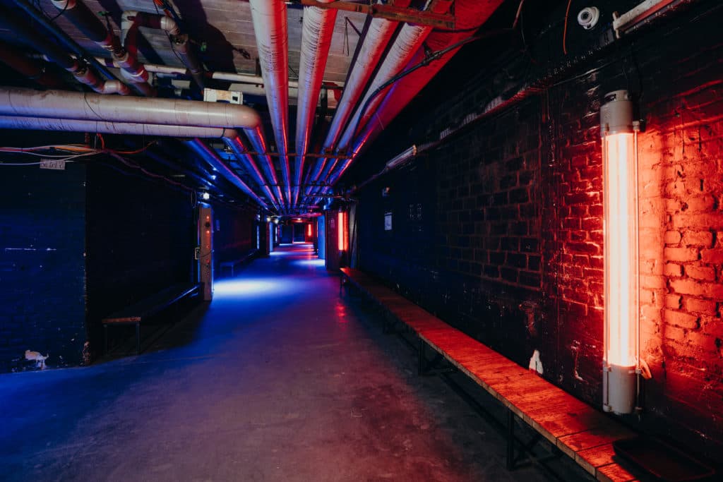 Harder, faster, Ismus XL: Außergewöhnliches Techno-Event erobert Berlin