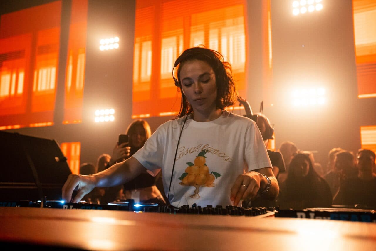 Das Set zum Sonntag: Nina Kraviz ist zurück auf den großen Festivals