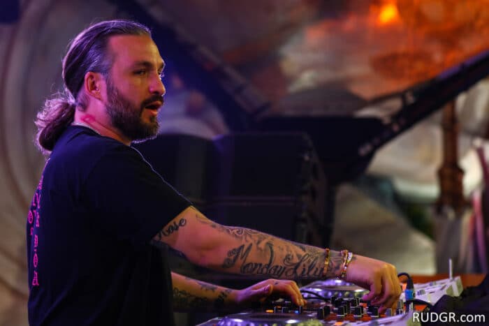 Steve Angello: „Ich bin von der schwedischen Regierung angewidert“