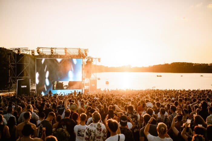 Nibirii Festival 2023: Magische Klänge und Ekstase am Dürener Badesee