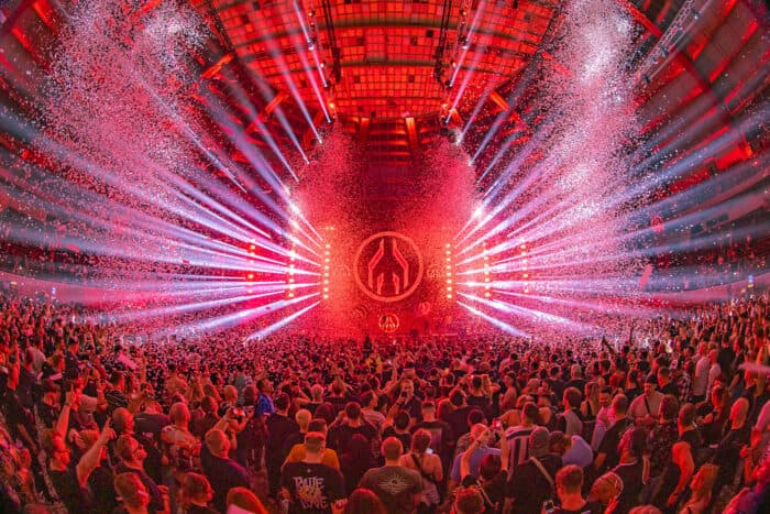 MAYDAY: 20.000 Raver feiern Techno und Harder Styles in Dortmund