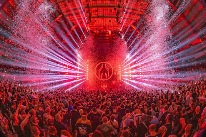 MAYDAY: 20.000 Raver feiern Techno und Harder Styles in Dortmund