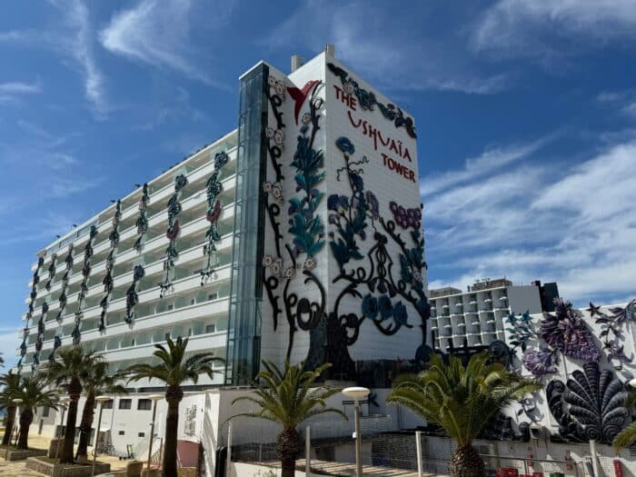 Ushuaïa Ibiza Beach Hotel: Hier wird jeder Partyurlaub zur Superlative