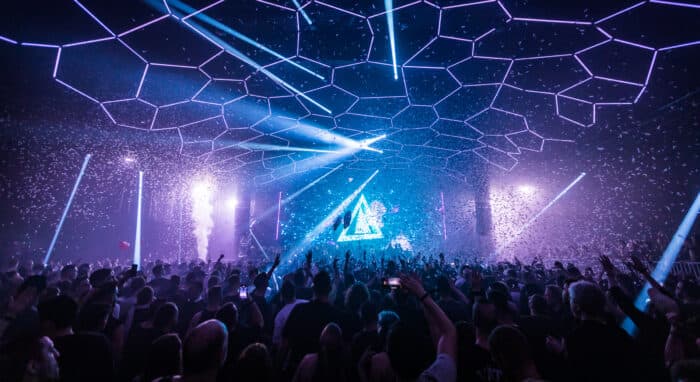 Drei Bühnen, 24 Stunden Techno: Time Warp feiert Premiere in Los Angeles