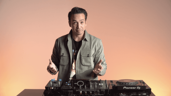 Lerne von den Besten in der Online Tomorrowland DJ & Producing Academy