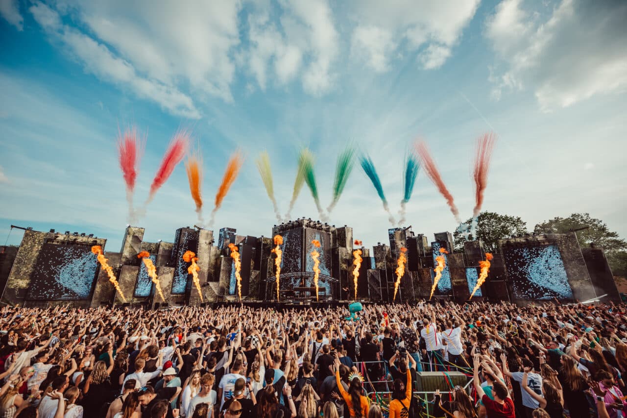 Tante Mia tanzt 2025: Timmy Trumpet, Rooler & Co. feiern Auftakt in Festivalsaison