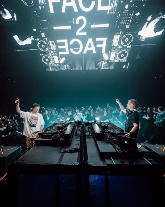 Armin van Buuren & Maddix liefern elektrisierendes Face-to-Face-Set
