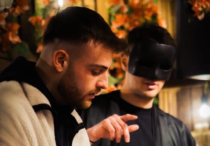 „hold me“: Emotionale Rave-Vibes von MEGAN & Jim Aves