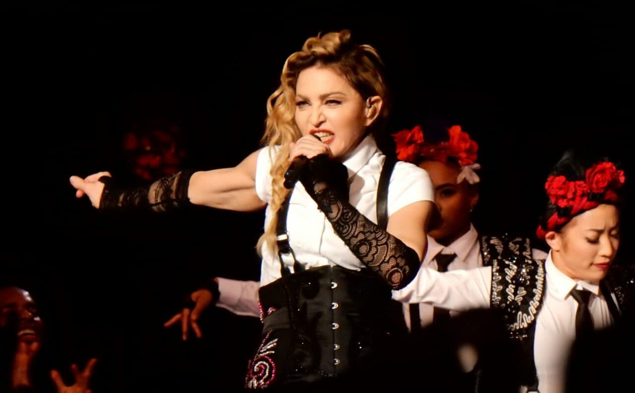 27 Jahre nach „Ray of Light“: Madonnas verschollenes Remix-Album erscheint