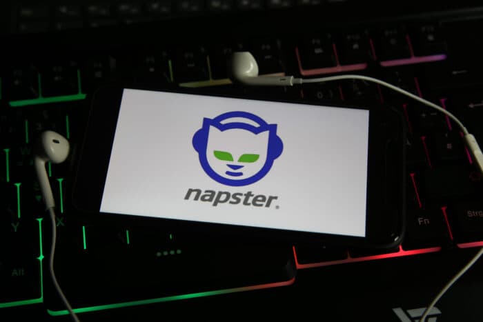 Sony Music verklagt Napster wegen ausstehender Lizenzzahlungen und Urheberrechtsverletzung