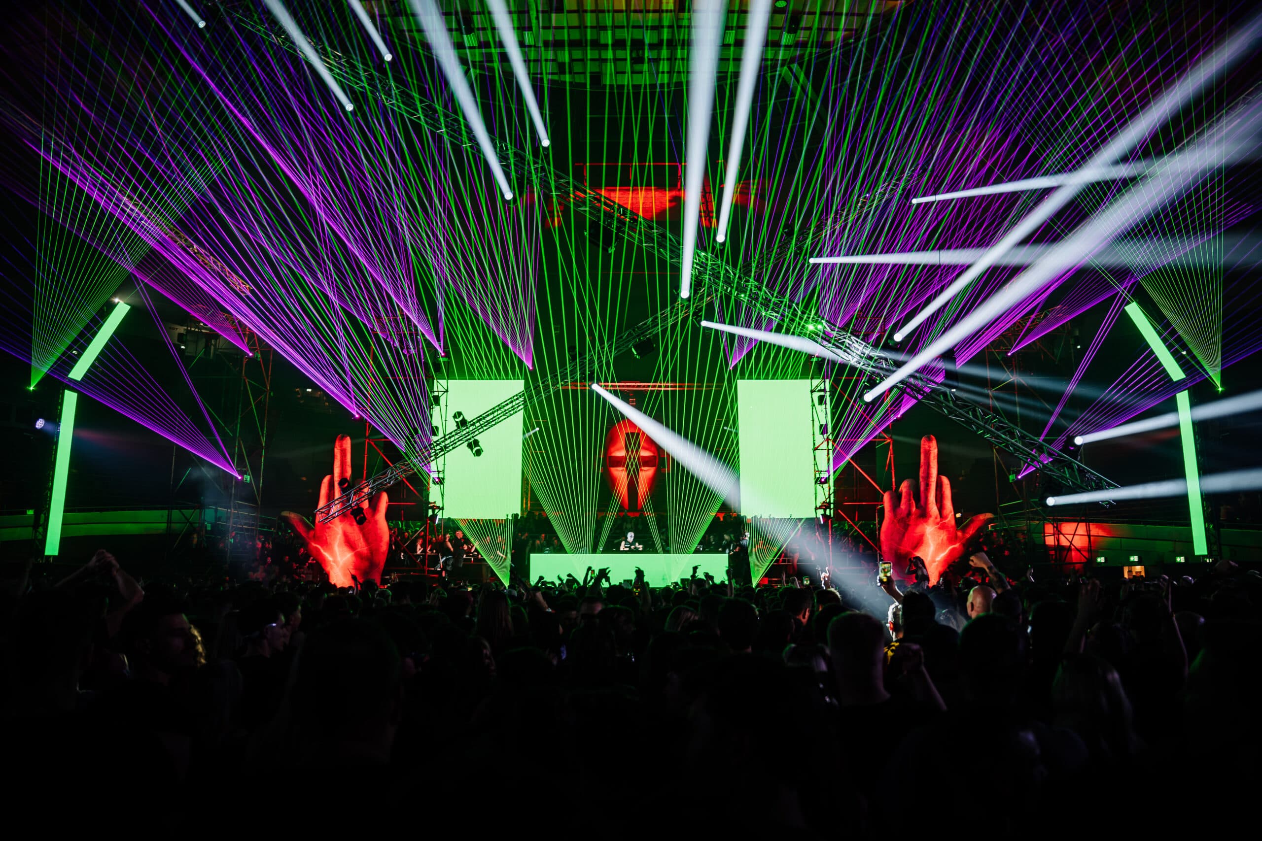 Die größte HOLY SHIT SHOW aller Zeiten: Holy Priest kündigt einmaliges Mega-Event in Mannheim an