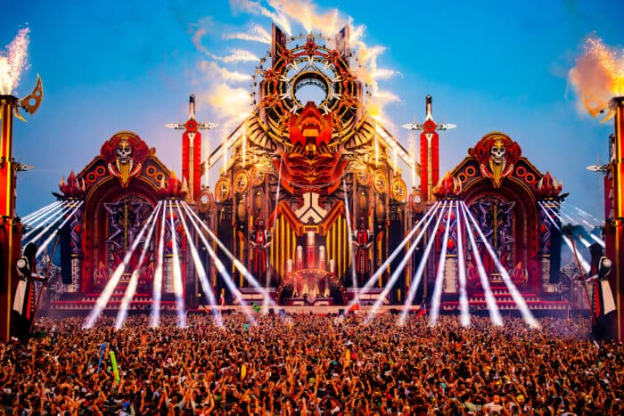 Extreme Hitze: Defqon.1 lässt Tagesgäste nicht aufs Gelände